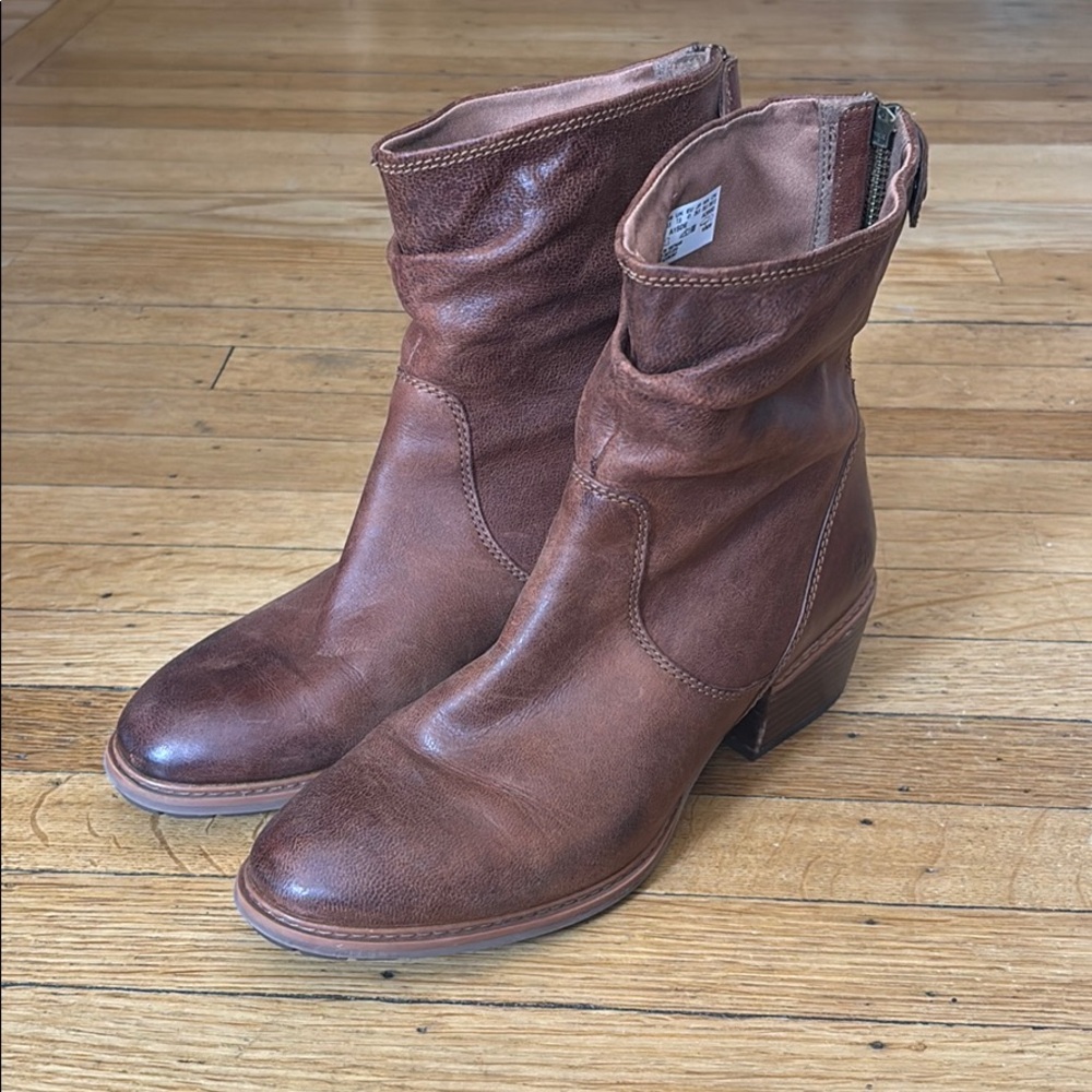 Timberland Brown Leather Booties Women’s Size 9.5